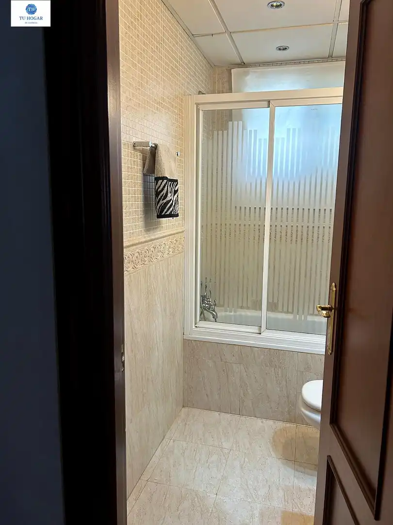 Bany de Casa o xalet en venda en Alcalá de Guadaira amb Calefacció, Jardí privat i Terrassa