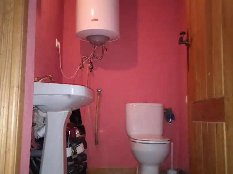 Badezimmer von Haus oder Chalet zum Verkauf in Jaraíz de la Vera mit Klimaanlage, Terrasse und Balkon