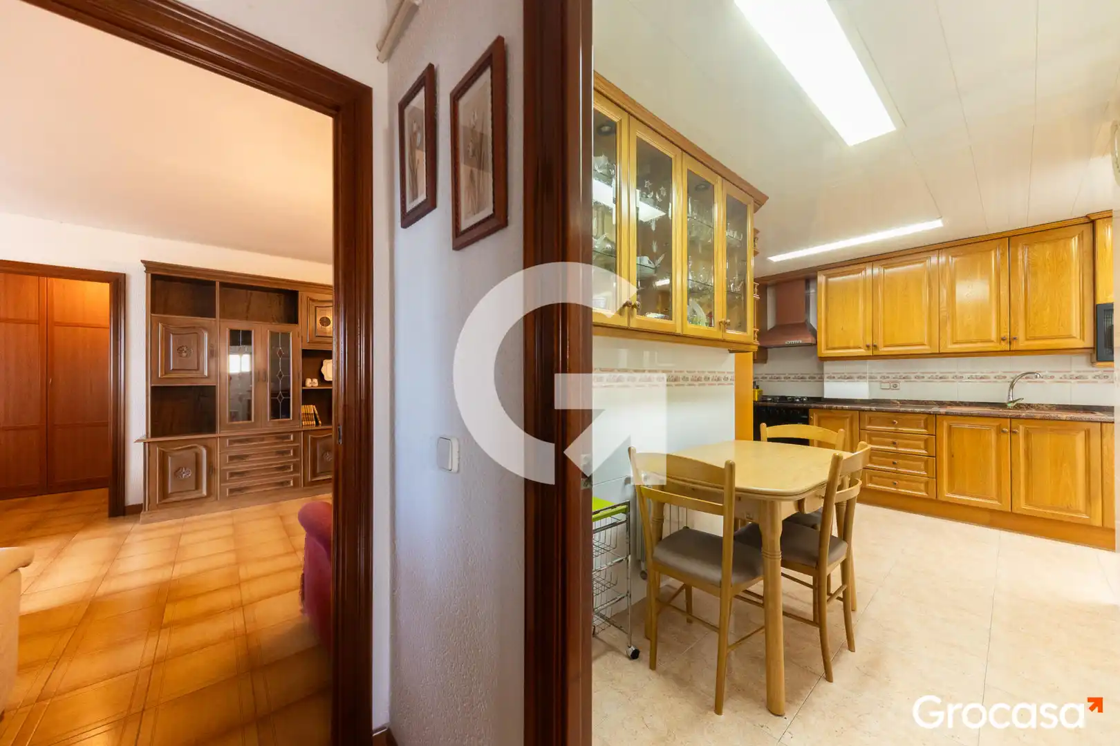 Kitchen of Flat for sale in L'Hospitalet de Llobregat  with Heating, Oven and Balcony