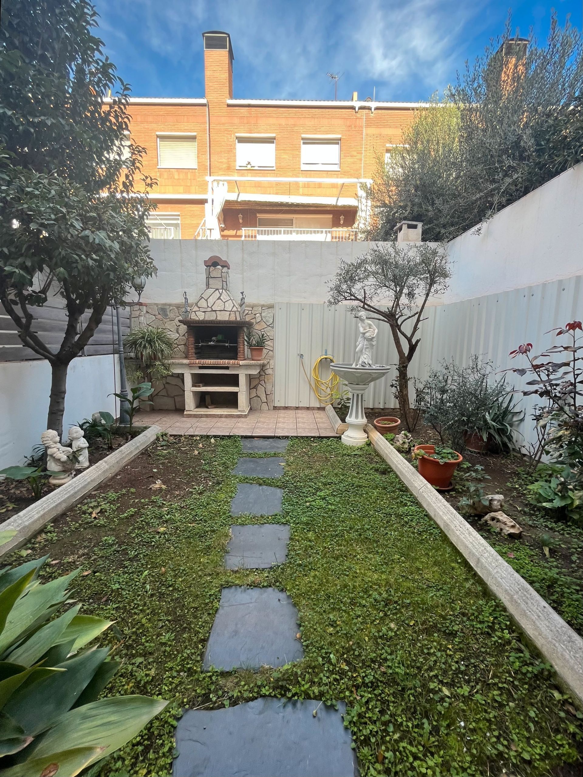 Jardí de Casa adosada en venda en Torrefarrera amb Aire condicionat, Calefacció i Jardí privat