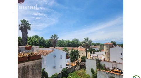 Acogedor apartamento de 85 m con un amplio balcón en pleno centro de Empuriabrava.