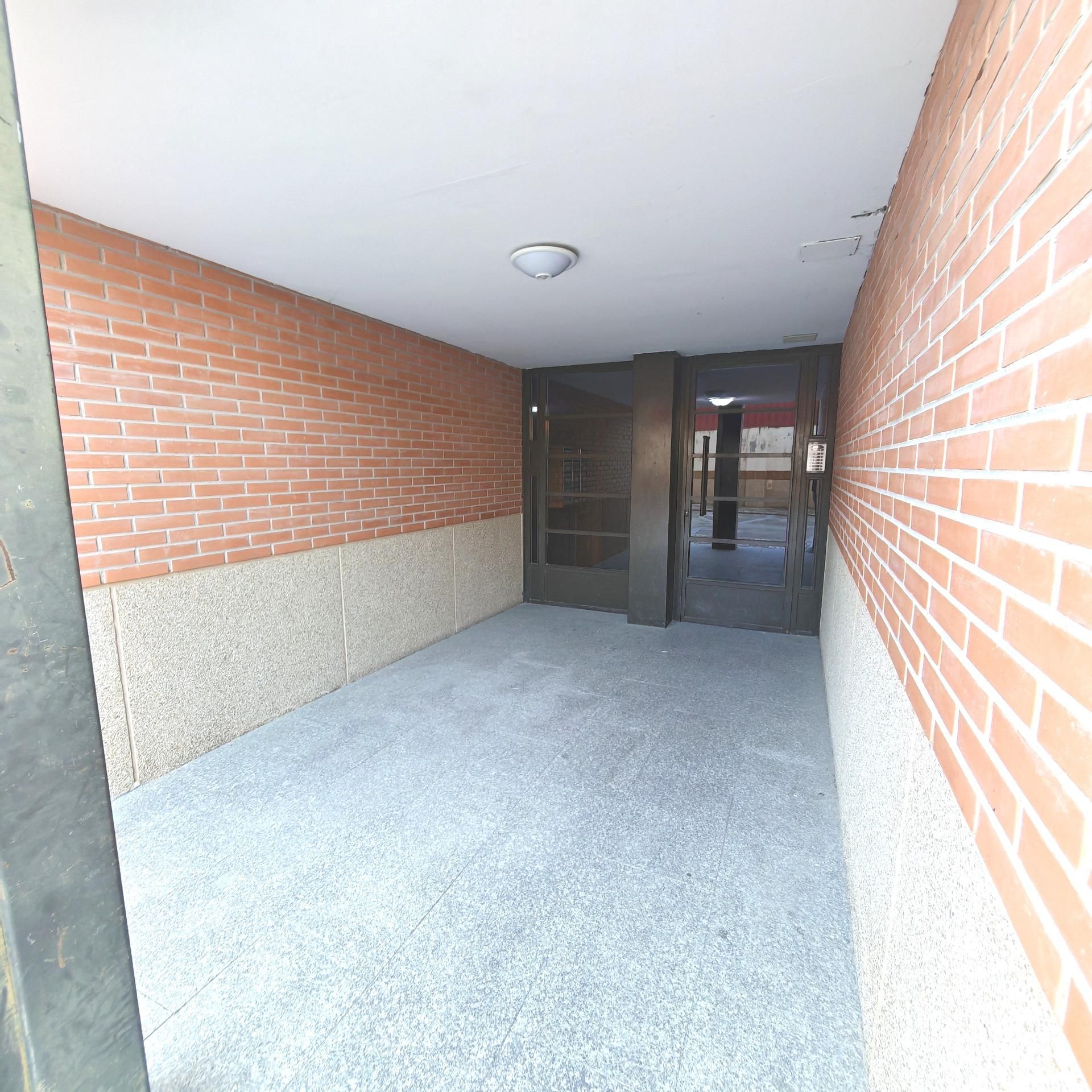 Flat for sale in Cedillo del Condado  with Heating