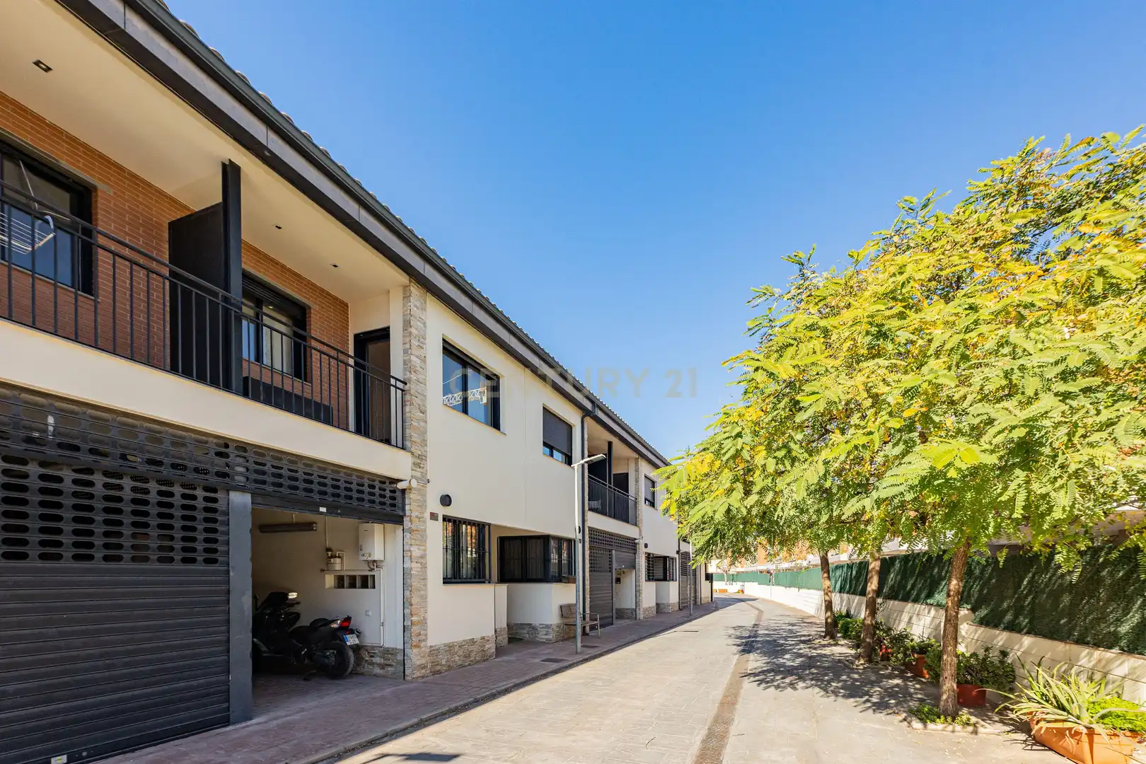 Vista exterior de Casa adosada en venta en San Antonio de Benagéber