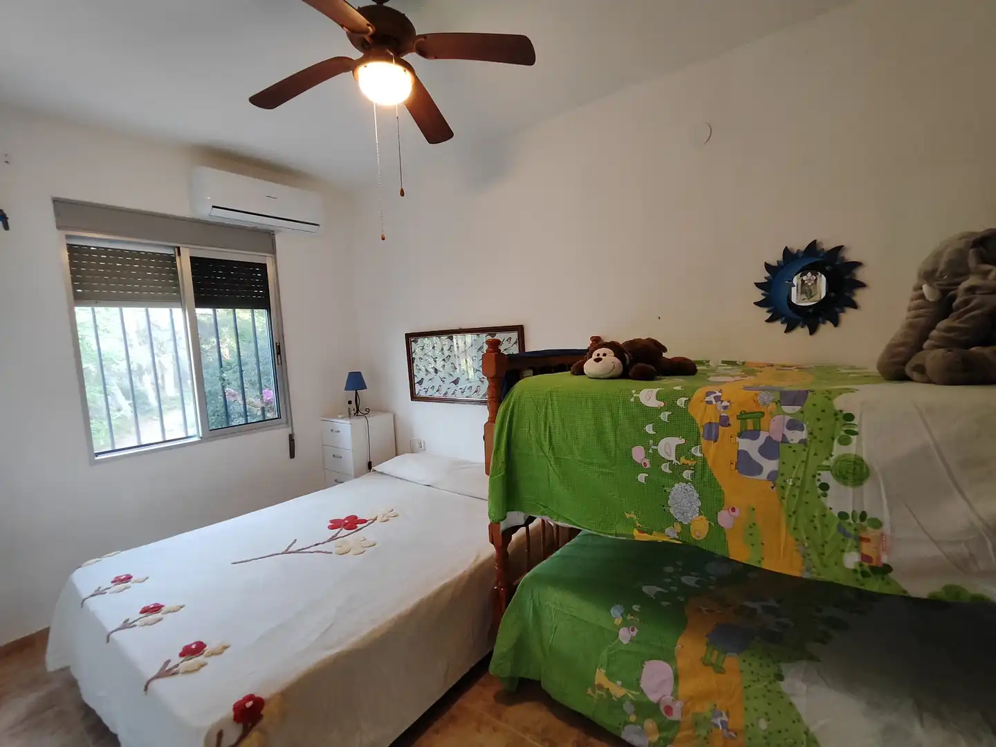Dormitori de Casa o xalet en venda en Torrent amb Aire condicionat, Jardí privat i Terrassa