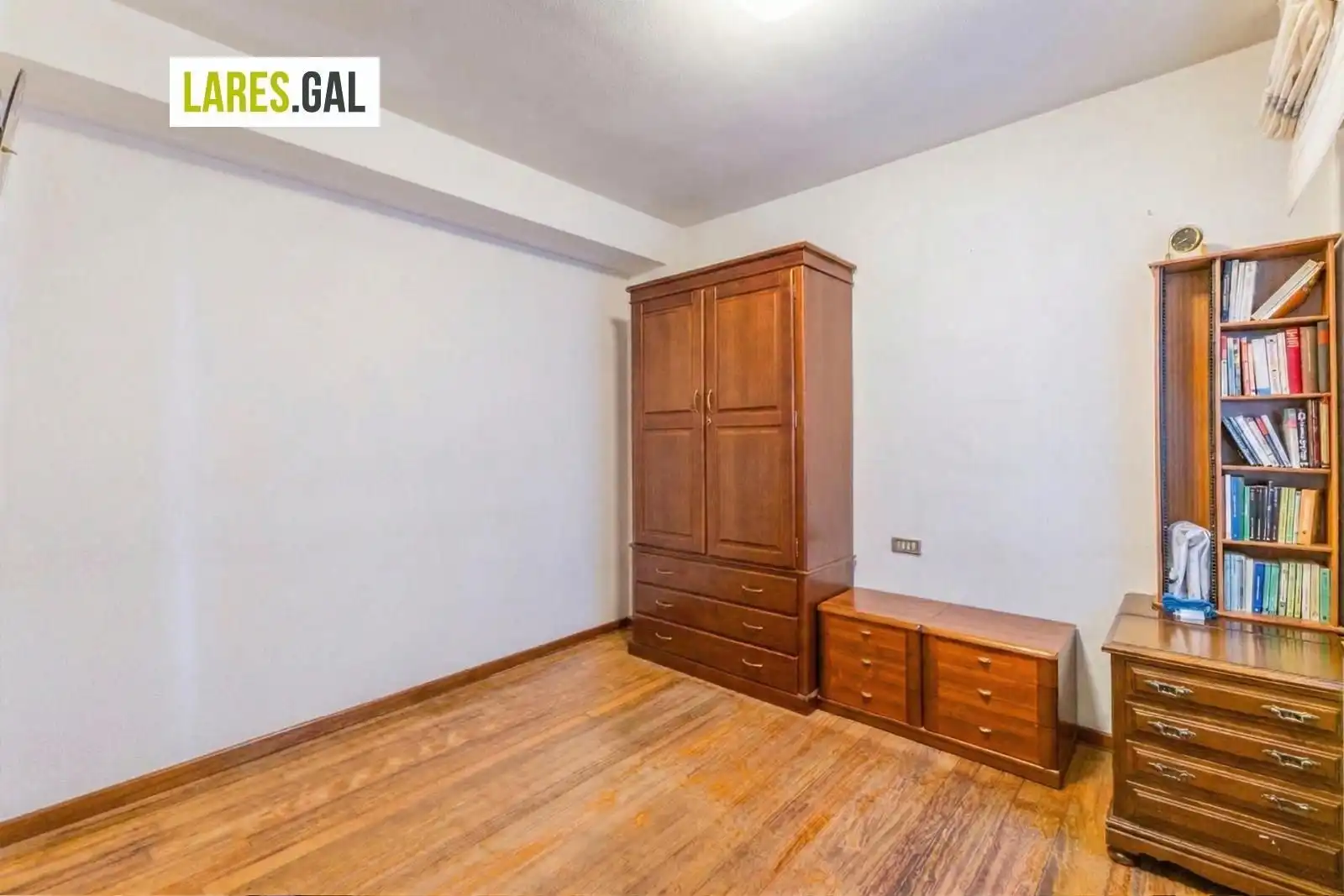 Habitación de Piso en venta en Cangas  con Calefacción, Terraza y Trastero