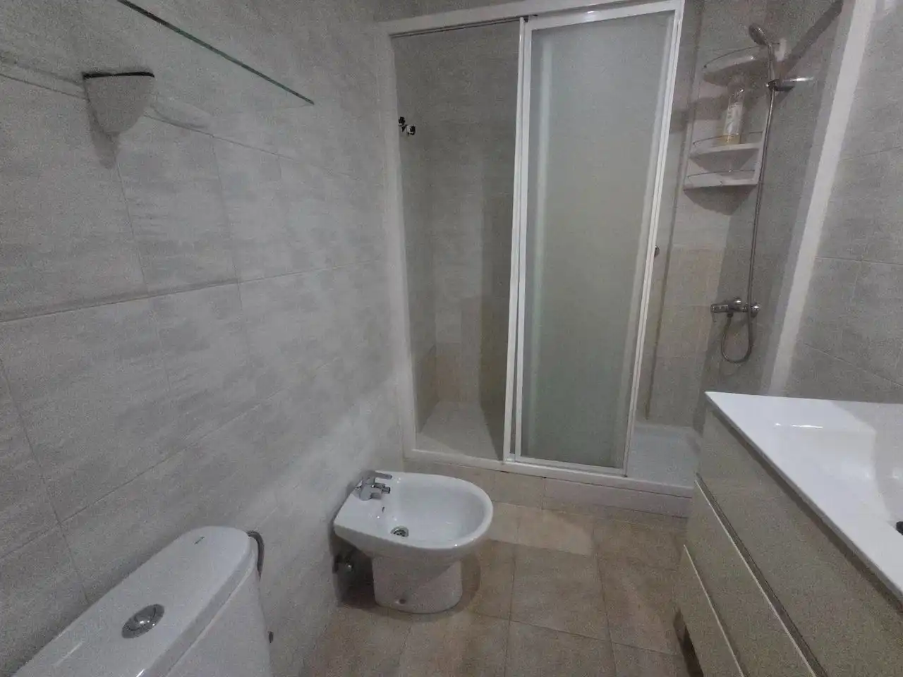 Bathroom of Flat for sale in Vélez-Málaga  with Air Conditioner
