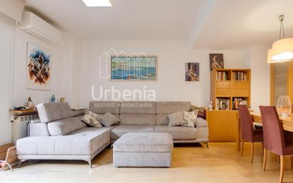 Sala d'estar de Casa o xalet en venda en Mataró amb Aire condicionat, Calefacció i Terrassa