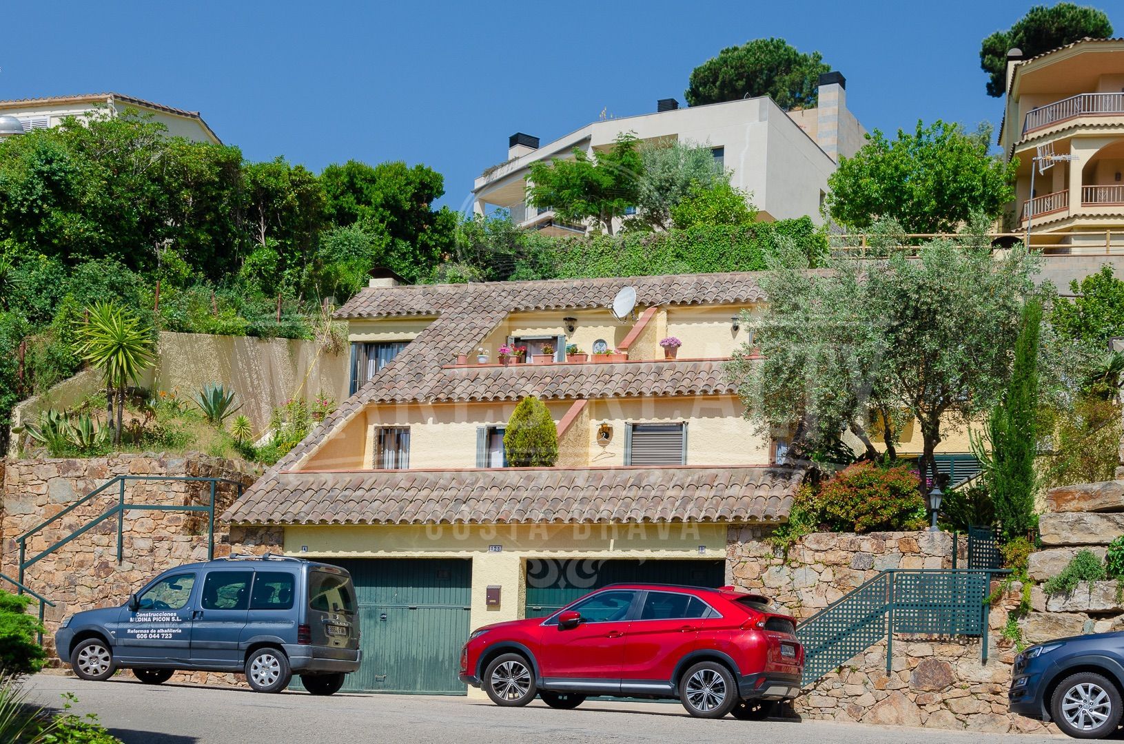 Vista exterior de Casa o xalet en venda en Tossa de Mar amb Aire condicionat, Jardí privat i Terrassa