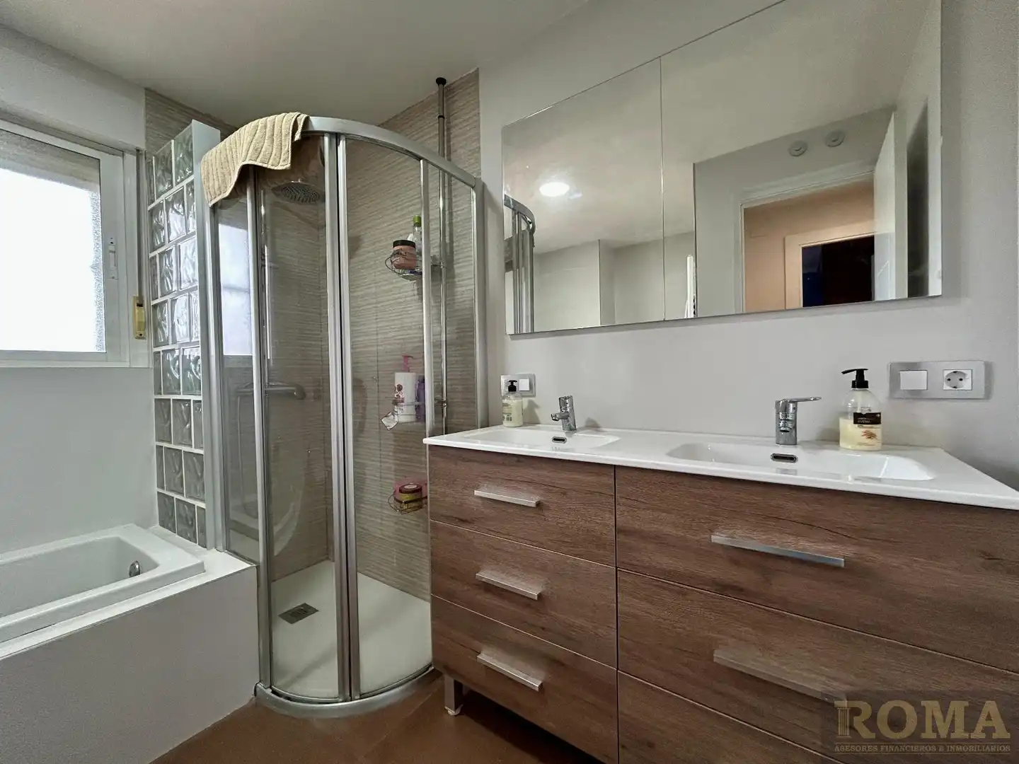 Baño de Casa o chalet en venta en Villamayor con Calefacción, Parquet y Trastero