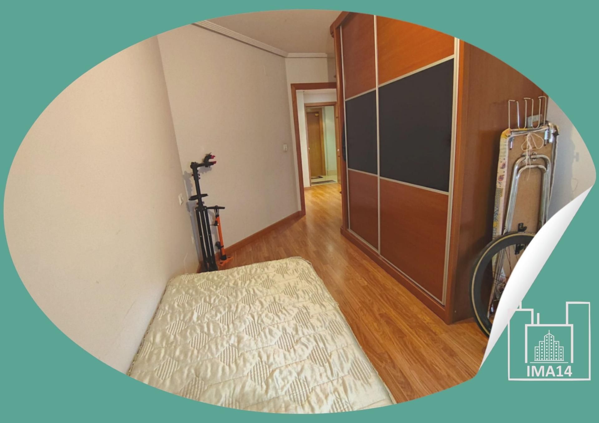 Dormitori de Apartament en venda en Villaquilambre amb Calefacció, Terrassa i Balcó