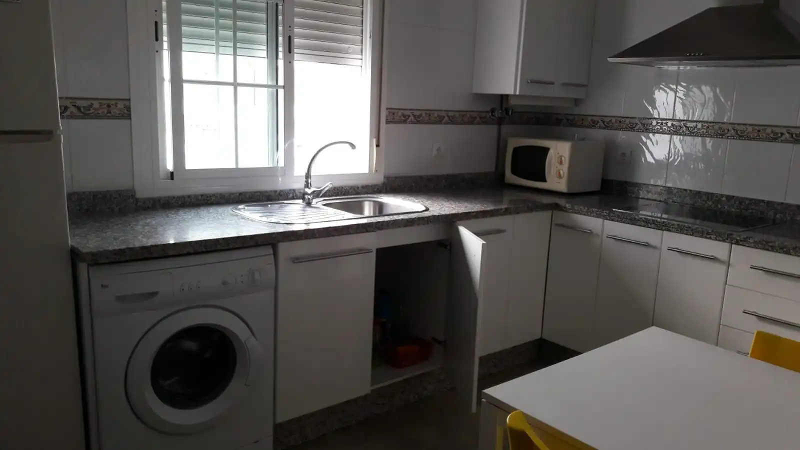 Cuina de Pis en venda en Dos Hermanas amb Aire condicionat, Traster i Balcó
