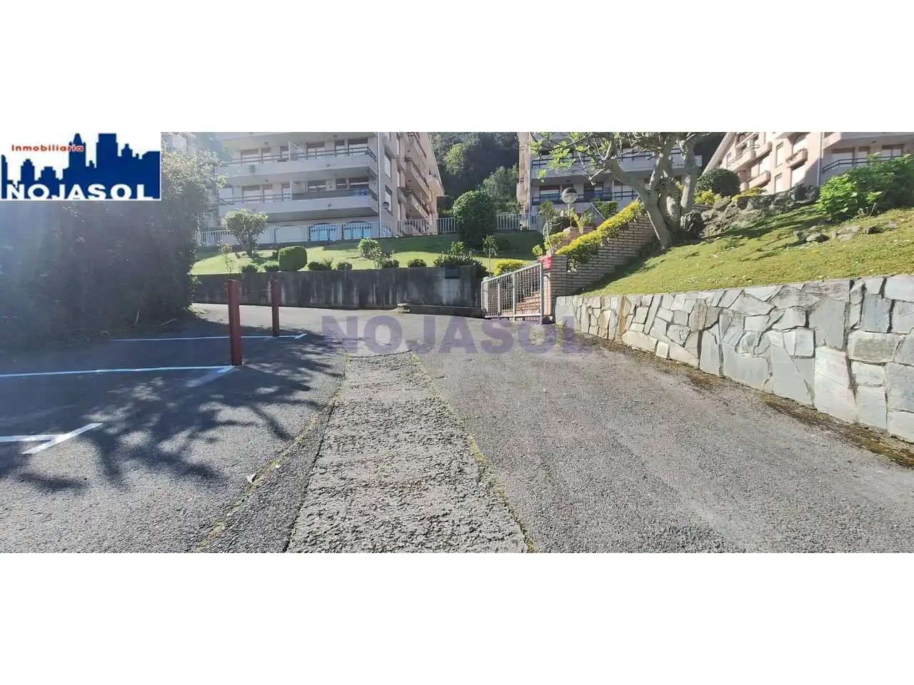 Aparcament de Apartament de lloguer en Noja amb Calefacció, Terrassa i Moblat
