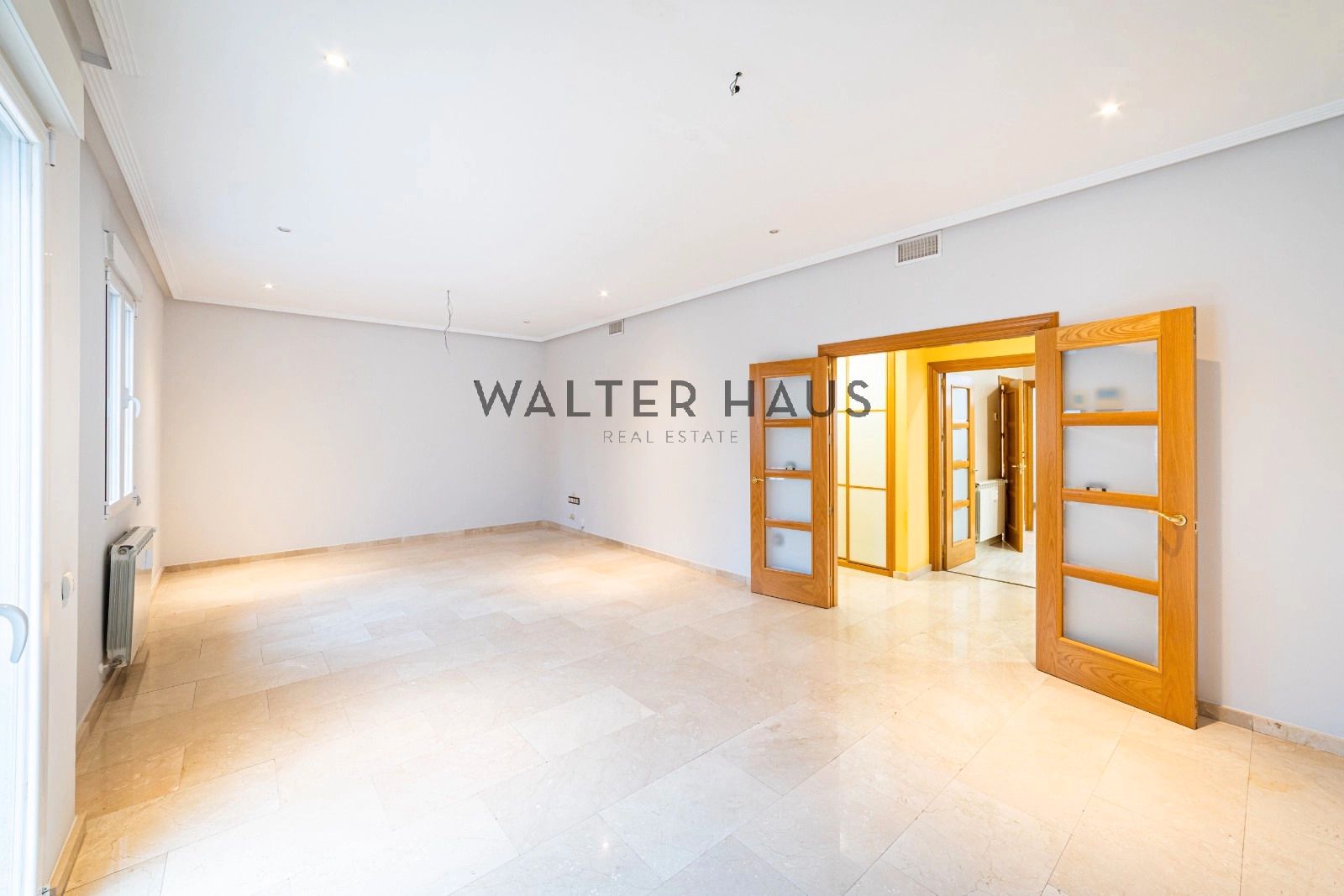 Flat for sale in  Madrid Capital  with Air Conditioner, Heating and Oven