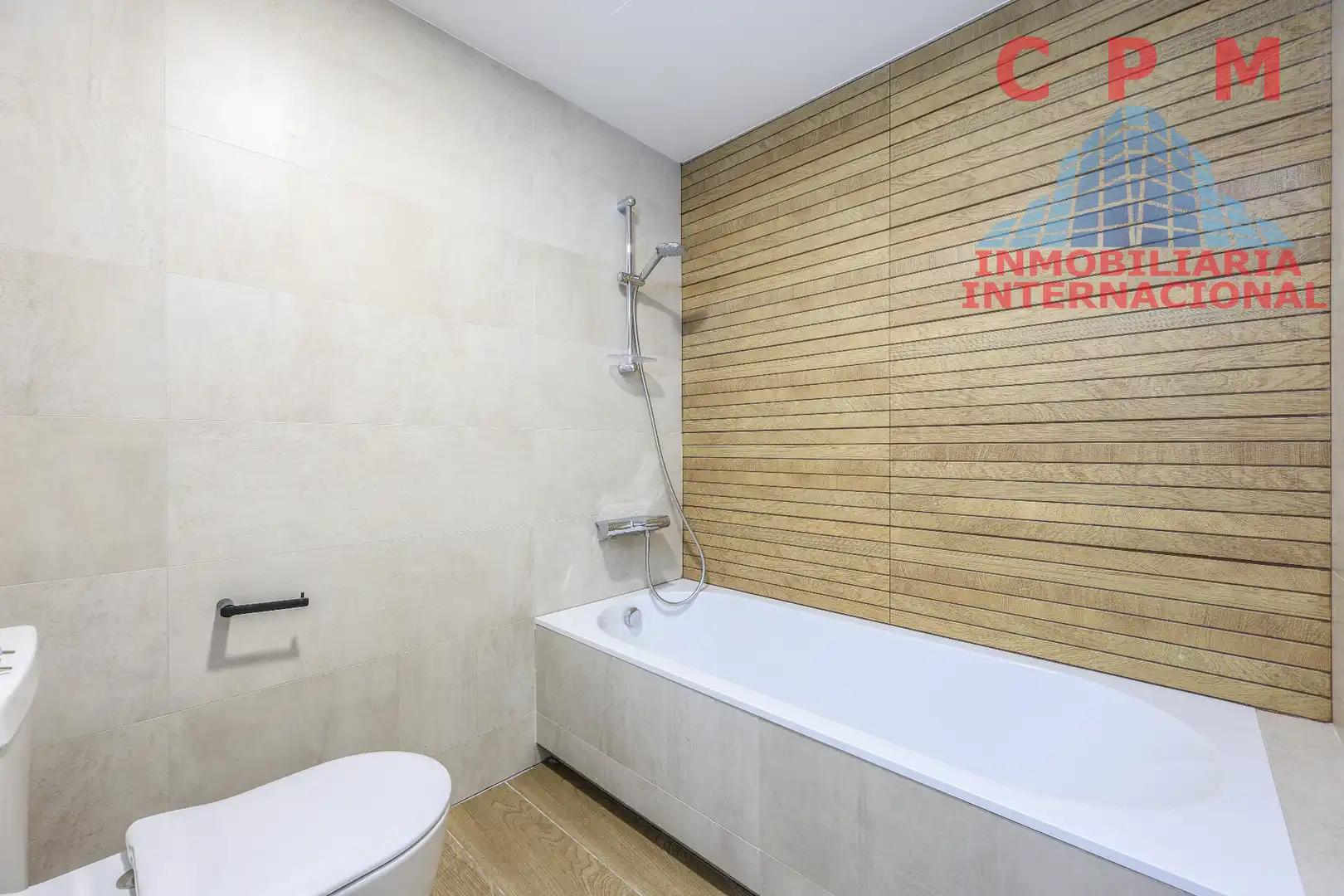 Badezimmer von Wohnung zur Miete in Madrid mit Klimaanlage, Heizung und Parkett