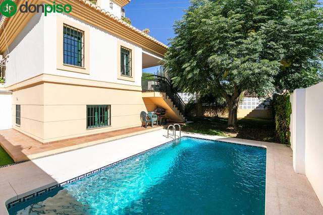 Casa-chalet en Venta en Calle Mar de Liguria en Albolote