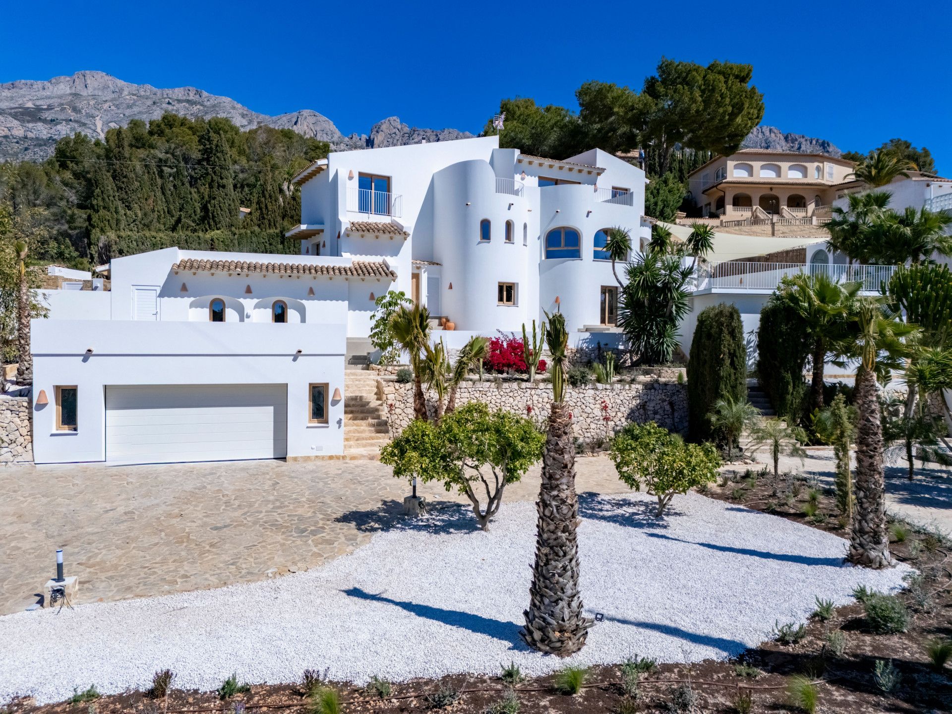 Vista exterior de Casa o xalet en venda en Altea amb Aire condicionat, Jardí privat i Terrassa