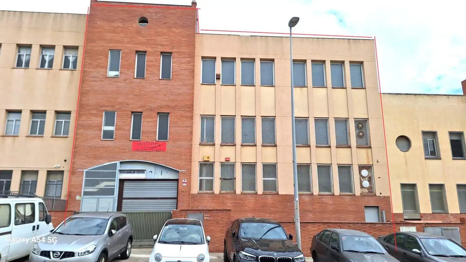 Außenansicht von Fabrikhallen zur Miete in Mataró