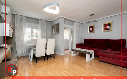 Living room of Flat for sale in Coslada  with Heating, Parquet flooring and Terrace