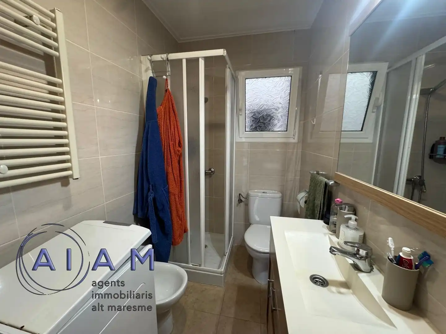 Baño de Piso en venta en Pineda de Mar con Aire acondicionado, Calefacción y Parquet
