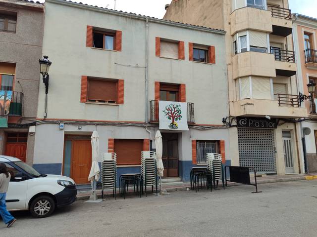 Casa adosada en Venta en Plaza Mayor, 19 en Ayora