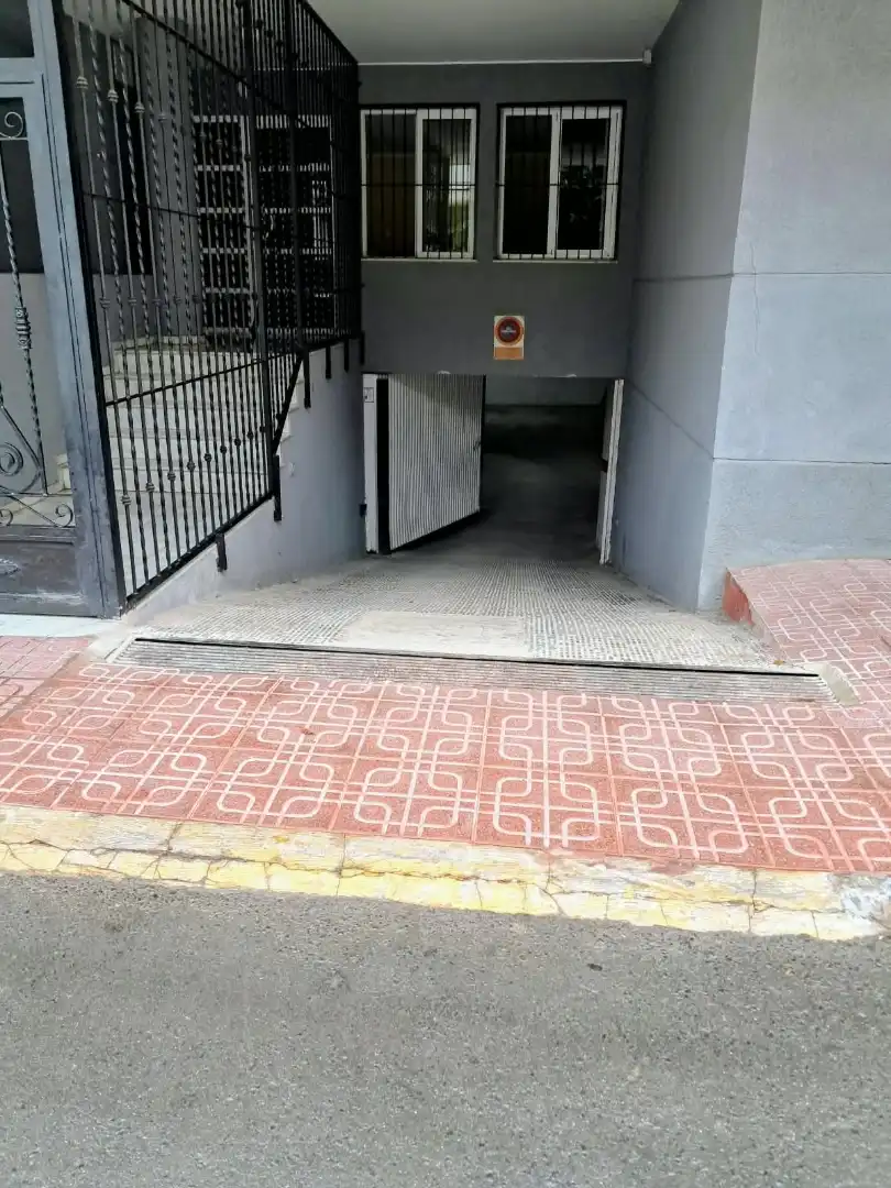 Parkplatz von Garage zur Miete in Torrevieja