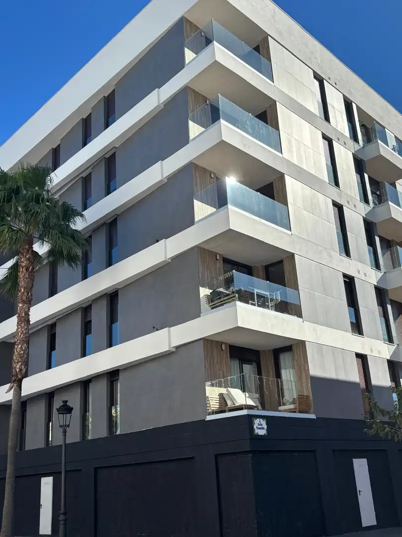 Außenansicht von Geschaftsraum zur Miete in Estepona