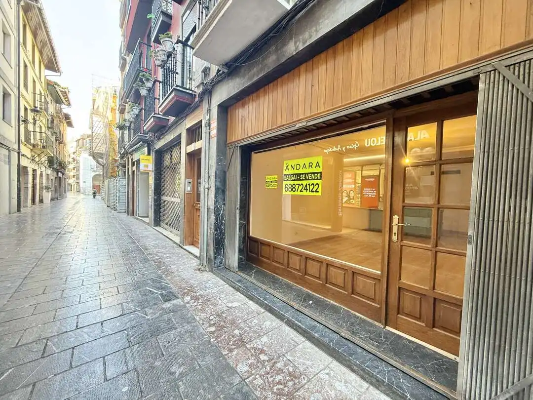Local comercial en alquiler en San Bartolome Kalea