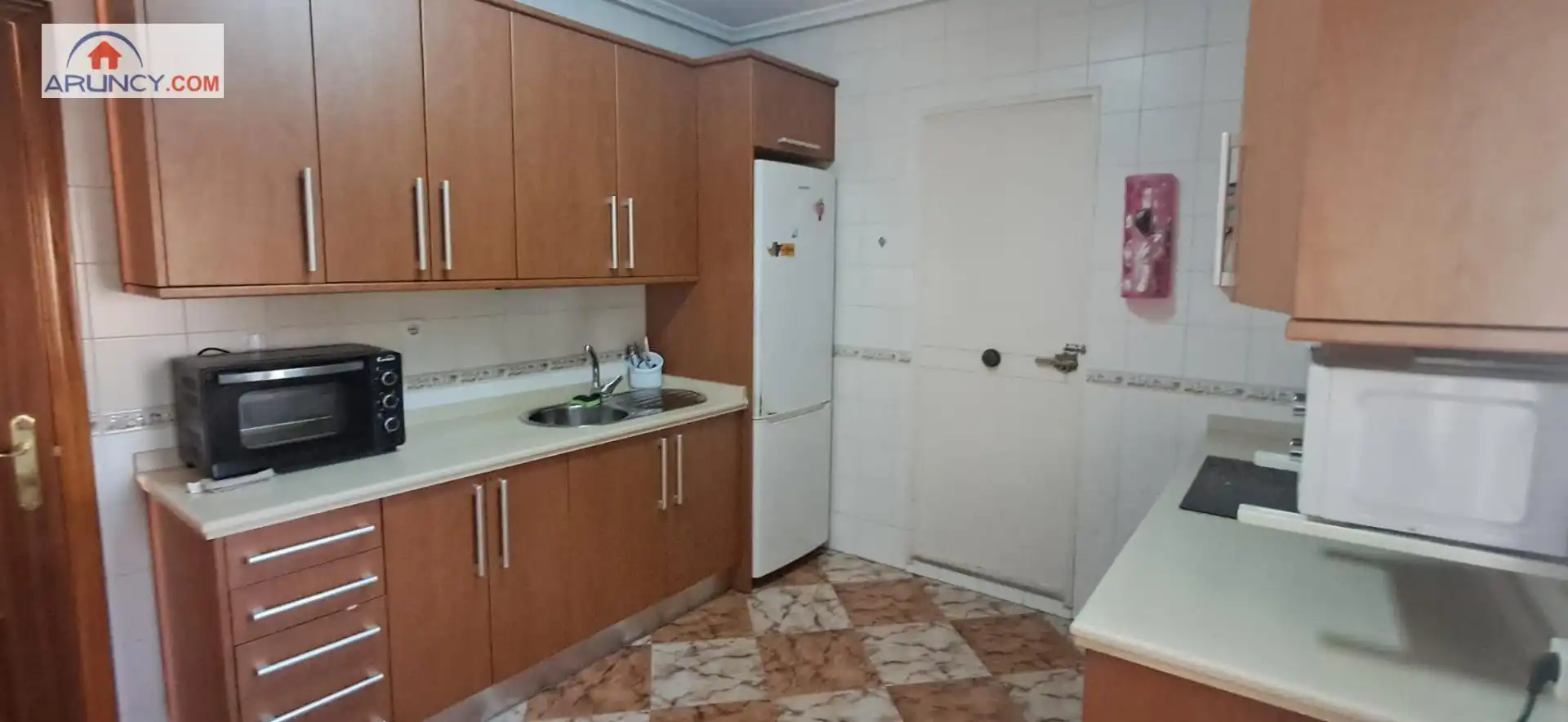 Cuina de Pis en venda en Sevilla amb Aire condicionat, Terrassa i Balcó