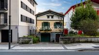 Vista exterior de Casa o xalet en venda en Hondarribia amb Calefacció, Jardí privat i Terrassa