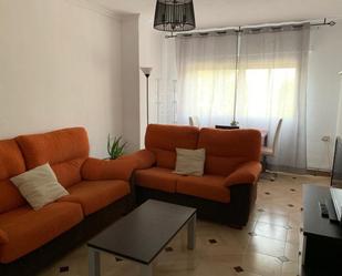 Living room of Flat to rent in  Granada Capital  with Heating, Terrace and Balcony