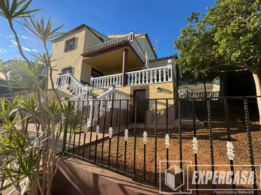 Villa con piscina in vendita a Urbanización LOS LAGOS/ALGINET 1009, imagen 26