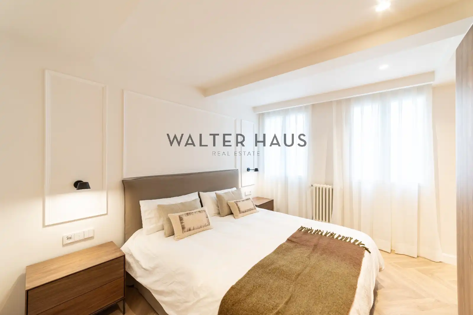 Flat for sale in Calle de Quevedo, Cortes - Huertas