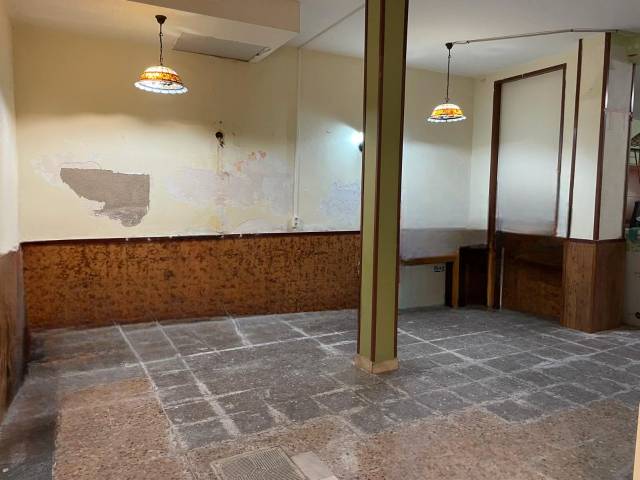 Local comercial en Venta en Carrer d'Alfarràs en El Bon Pastor