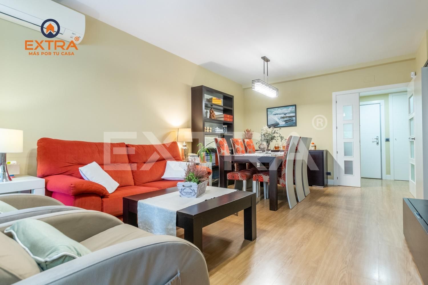 Living room of Flat for sale in  Madrid Capital  with Heating, Private garden and Storage room