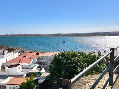 Vista exterior de Pis en venda en Ayamonte amb Terrassa i Balcó