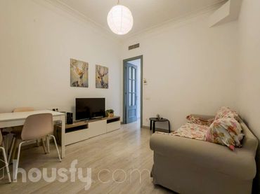 Flat with lift for sale in Carrer del Comte Borrell .