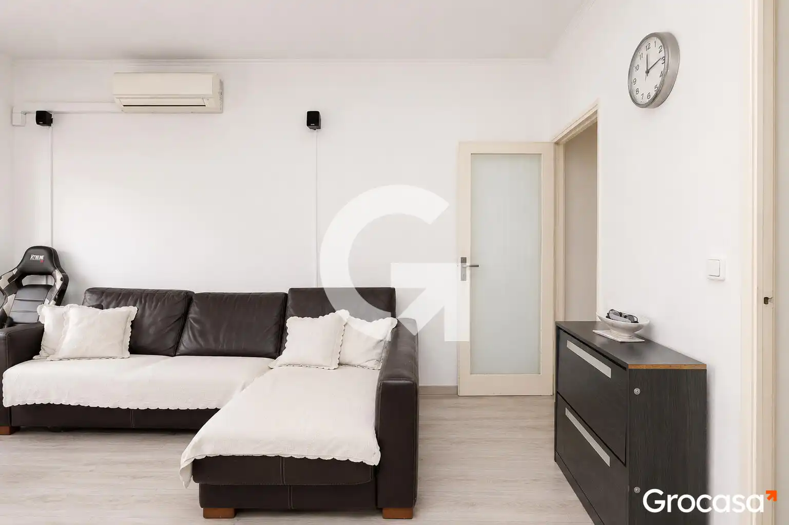 Living room of Flat for sale in Gavà  with Air Conditioner, Oven and Balcony