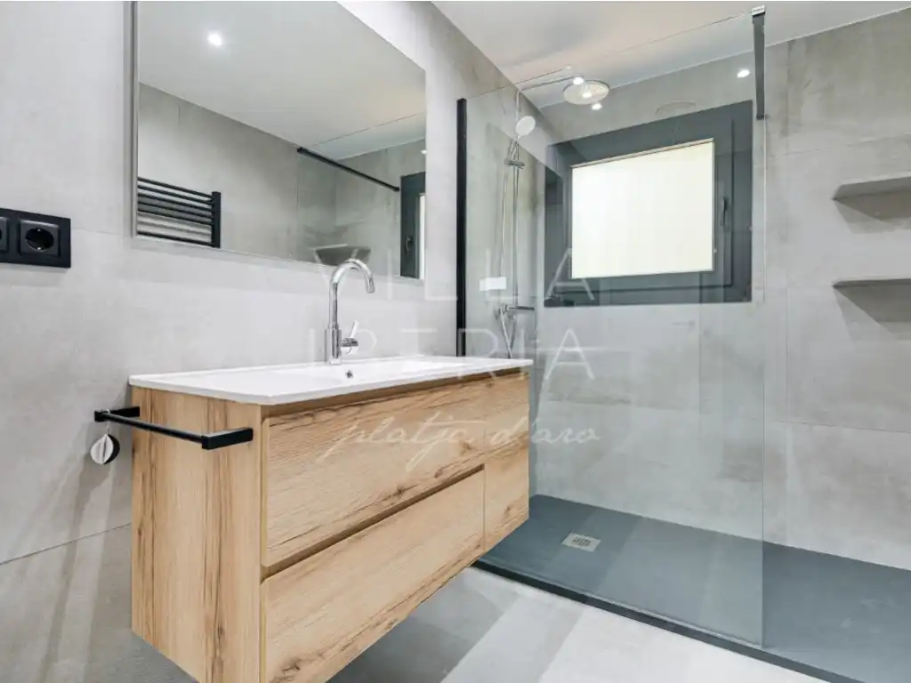 Bathroom of Houses for sale in Castell d'Aro, Platja d'Aro i s'Agaró  with Swimming Pool