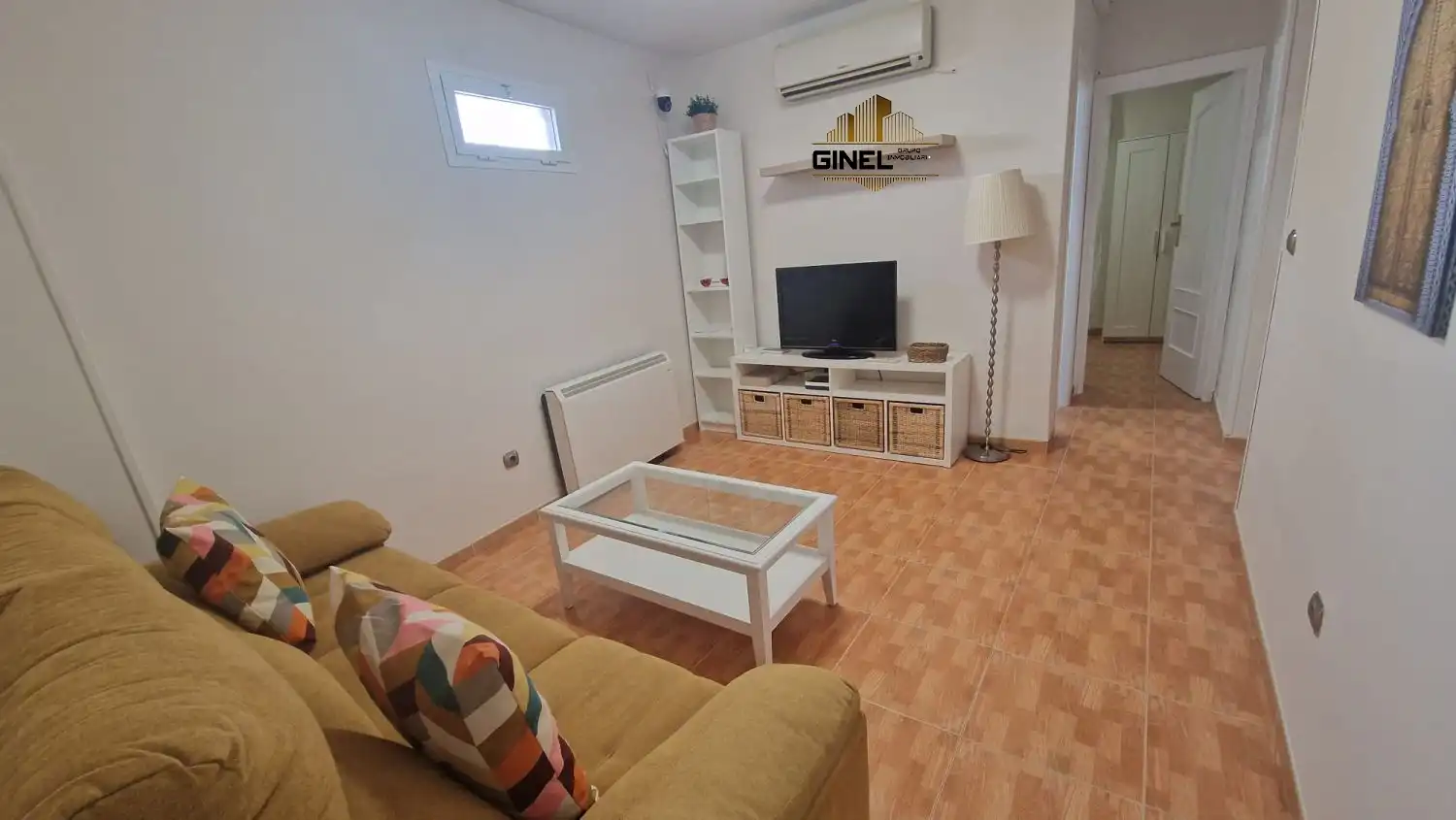 Sala d'estar de Pis de lloguer en Jaén amb Aire condicionat, Calefacció i Balcó