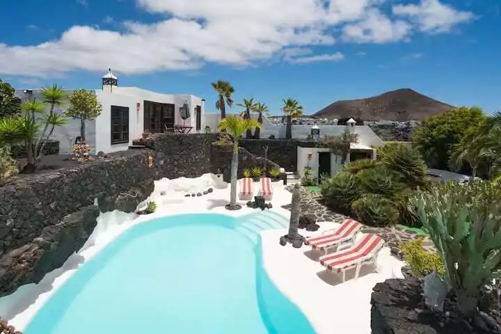 Vista exterior de Casa o chalet en venta en Teguise