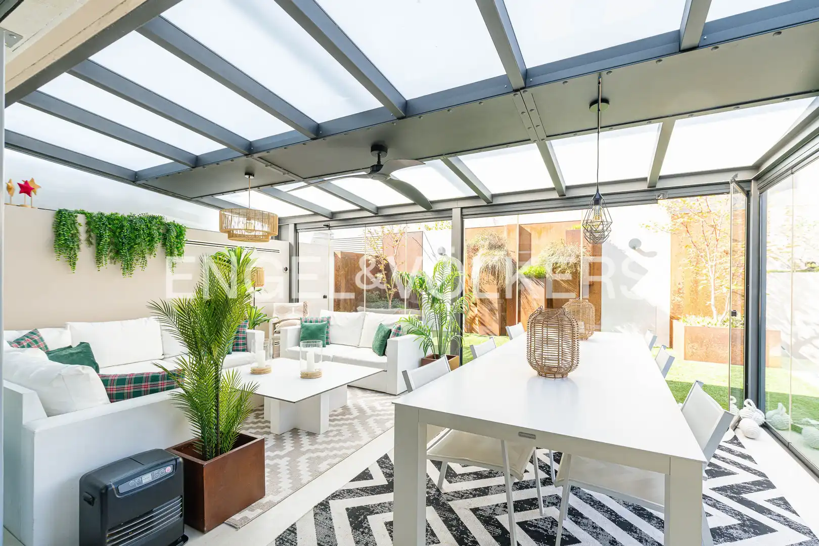 Terraza de Casa adosada en venta en Pozuelo de Alarcón con Aire acondicionado, Calefacción y Jardín privado