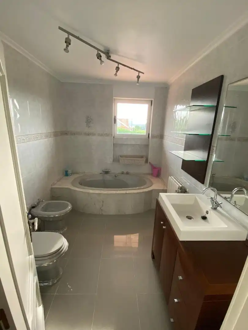 Baño de Edificio en venta en Santa Cruz de Bezana