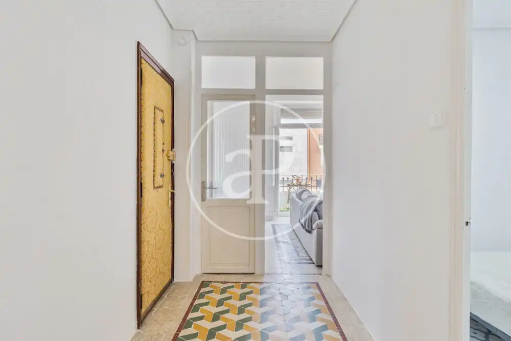 Flat for rent in Valencia  with Air Conditioner, Heating and Furnished