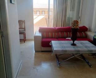 Sala d'estar de Apartament de lloguer en Casares amb Aire condicionat, Calefacció i Terrassa