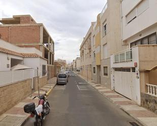 Vista exterior de Pis en venda en Roquetas de Mar