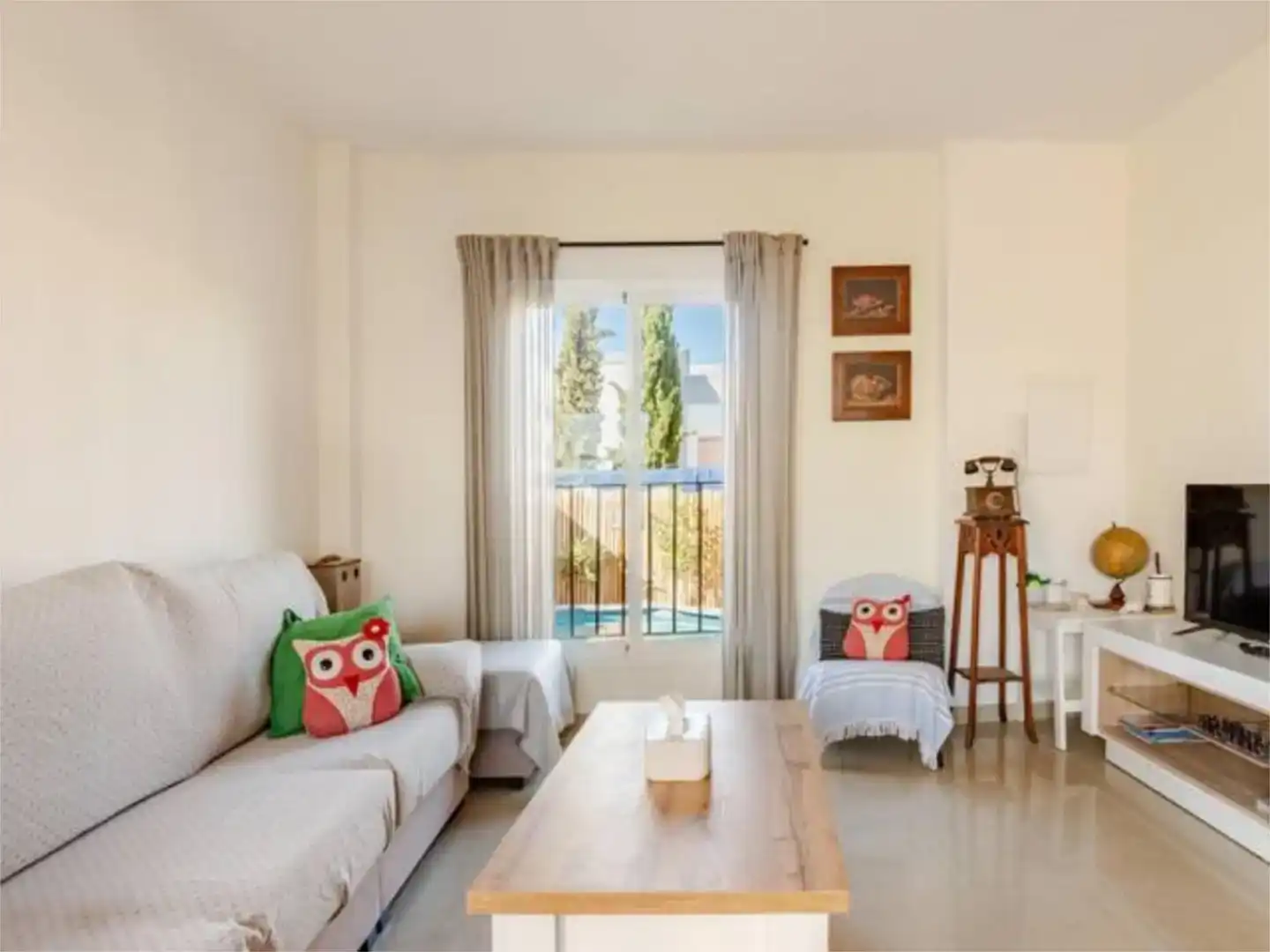 Living room of Flat for rent in El Campello  with Air Conditioner, Private garden and Swimming Pool