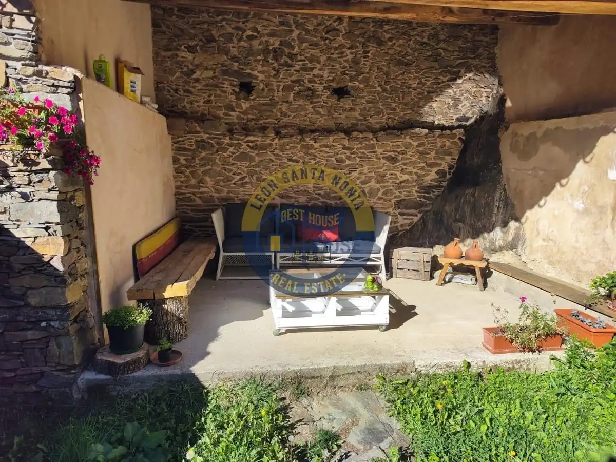 Casa con giardino in vendita a Valdesamario, imagen 3