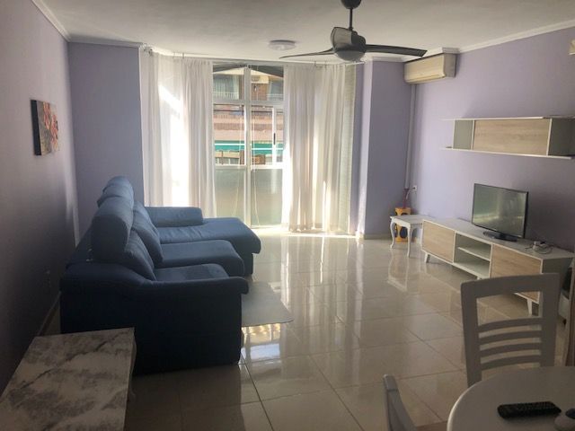Sala d'estar de Pis de lloguer en Alicante / Alacant amb Aire condicionat i Moblat