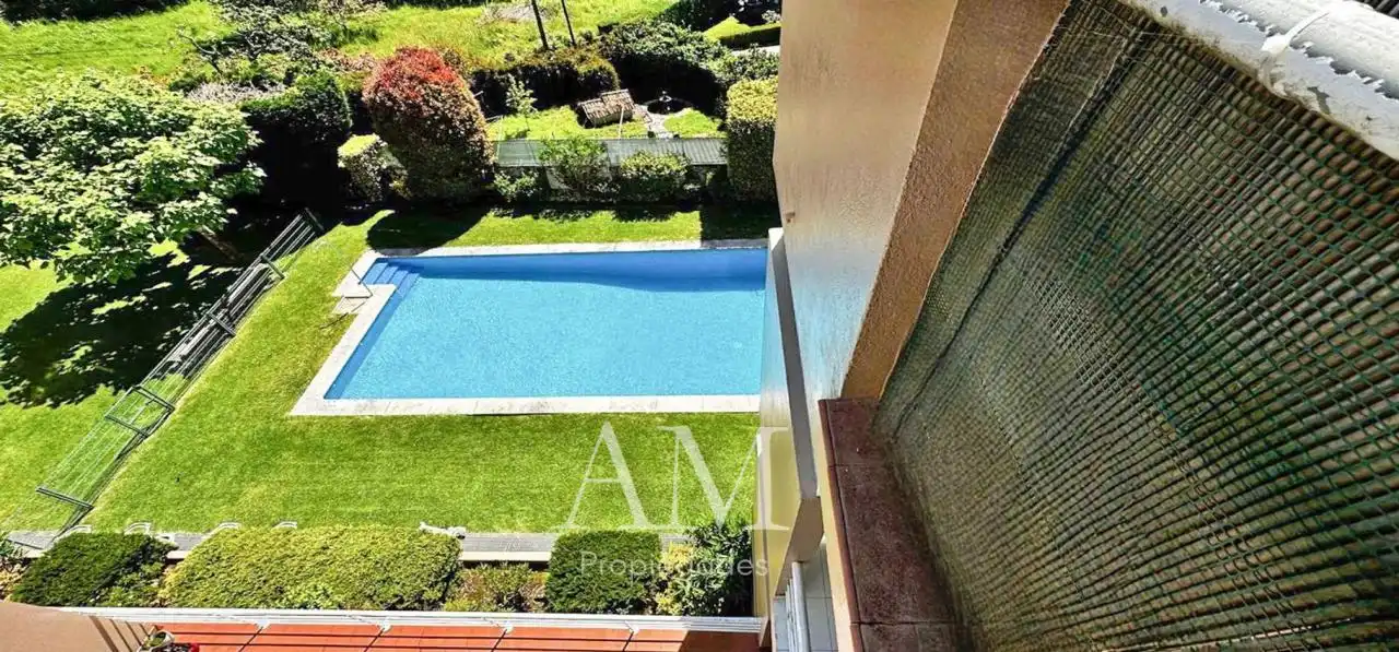 Jardín de Dúplex en venta en Nigrán con Calefacción, Terraza y Trastero