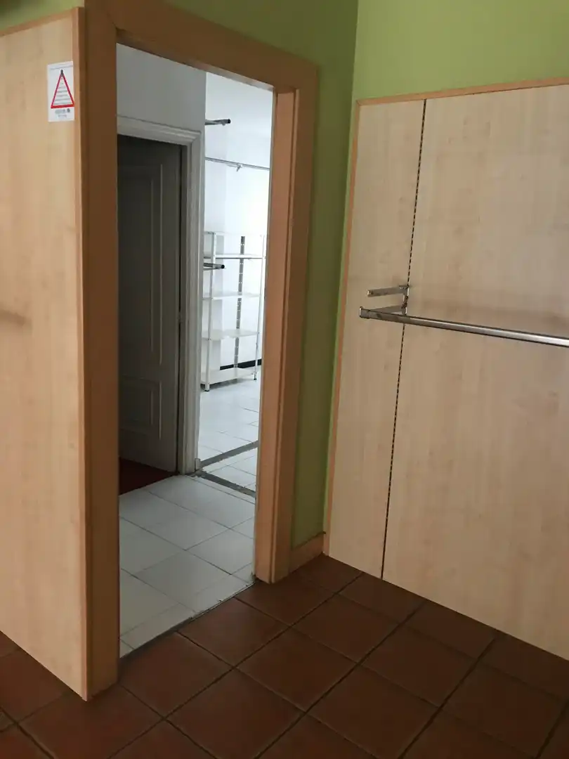 Local comercial de lloguer a Rúa de Sanjurjo Badía, imagen 2